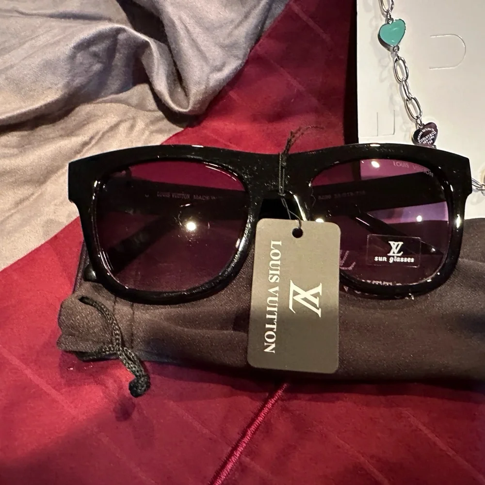 Tiffany & Co. Silver Necklaces and Sunglasses Bundle - Picture 4 of 5
